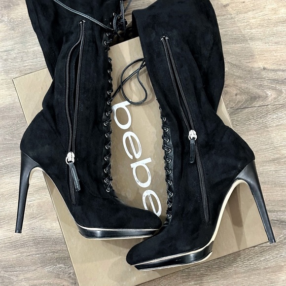 VINTAGE Bebe “Honor” Black Suede Knee High Zip Up Boots 6.5 - Picture 4 of 7